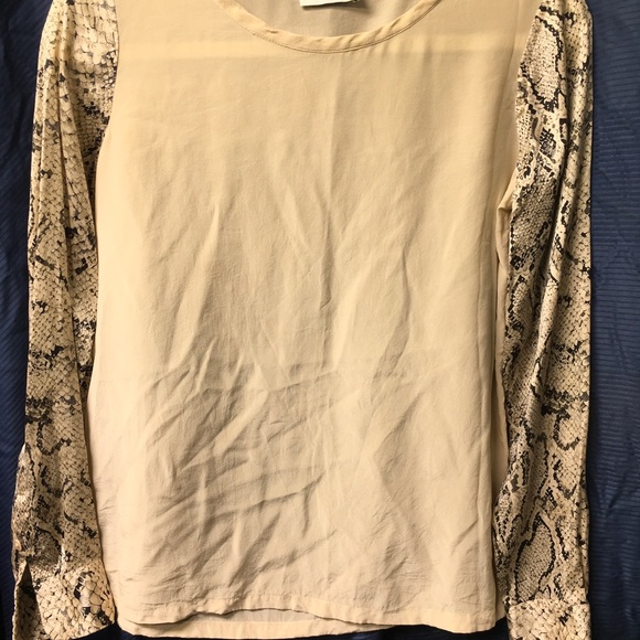 Equipment Silk Cream with Snake Print Sleeves - Picture 4 of 8